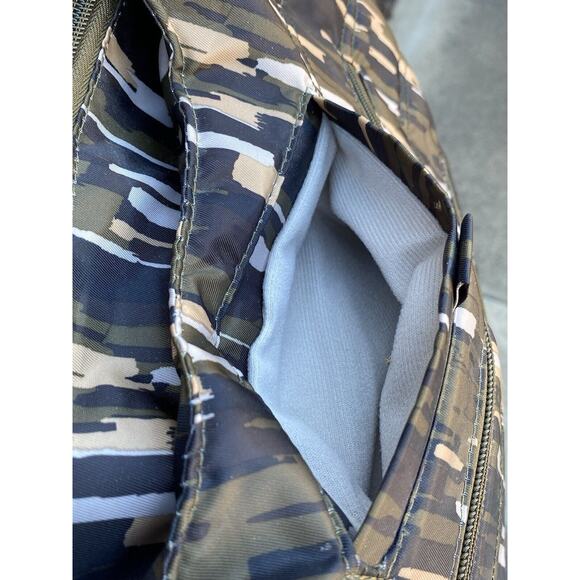 LUG Gondola XL Oversized‎ Slouch Tote/Travel Bag NWT Camo Extra Insulated Bag10 - Picture 6 of 16